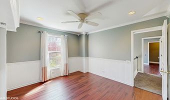 8 GEORGETOWN Ct, Algonquin, IL 60102