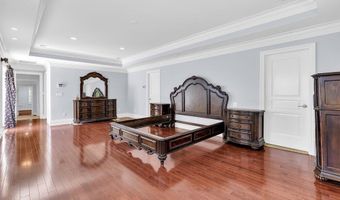 41 Marlpit Pl, Middletown, NJ 07748