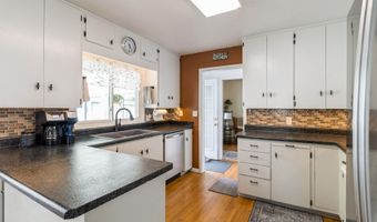 202 S Dakota Ave, Ames, IA 50014