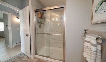 22 Harbour Vlg A, Branford, CT 06405