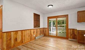 33 Baker Dr, Asheville, NC 28806