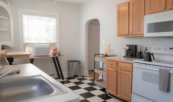 301 ADAMS St B, Annapolis, MD 21403
