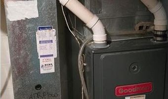 309 5th St SW, Austin, MN 55912