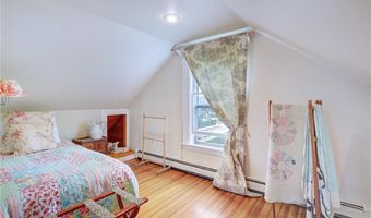 24 Hunter Ave, Newport, RI 02840