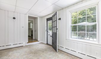 91 Blackstrap Rd, Falmouth, ME 04105