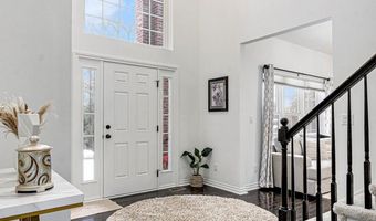 1360 Fairlane Dr, Ann Arbor, MI 48104