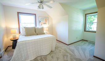 5306 Arapahoe Ln, Madison, WI 53704