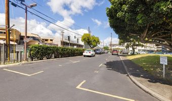 2825 S King St 2403, Honolulu, HI 96826