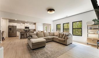 124 Cummings Ct, Ball Ground, GA 30107