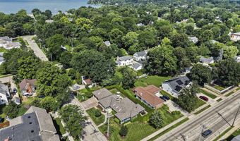 10 Roxbury Rd, Madison, WI 53704