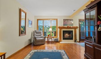 38 Woodside Dr, Albany, NY 12208