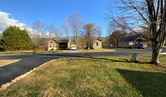 121 Lazy Bear Trl, Andrews, NC 28901
