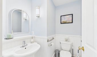 50 Intrepid Ln, Jamestown, RI 02835