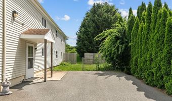 132 Maple Ave, Middletown, RI 02842