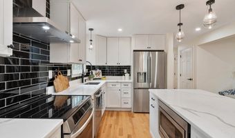 368 Hill Rd, Boxborough, MA 01719