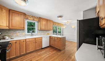 3843 30TH St N, Arlington, VA 22207