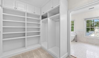 9919 LOGAN Dr, Potomac, MD 20854