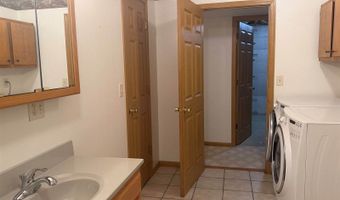 530 S 5th St, Akron, IA 51001