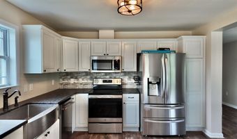 360 Rainbow Ln, Asbury, WV 24916