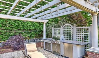 4 Pine Tree Ln, Lincoln, RI 02865