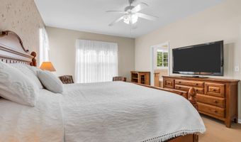 4 Faulkners Pl, Barnegat, NJ 08005