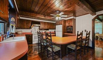18 Lynn Ellen Dr, Acushnet, MA 02743