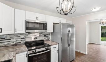 3805 Gilroy Rd, Columbus, OH 43227