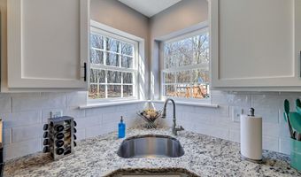 3305 Mountain Terrace Dr, Blakeslee, PA 18610