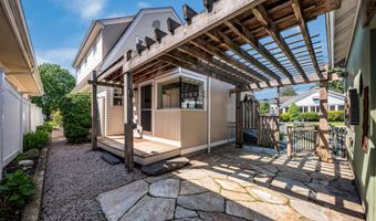 9 First Ave, Branford, CT 06405