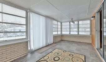 231 N Flora Pkwy, Addison, IL 60101