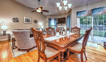 61 Pondview Cir 61, Beacon Falls, CT 06403