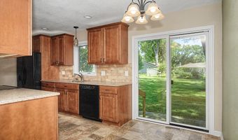 623 River Oak Dr, Ames, IA 50010