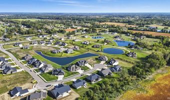 5165 Greyson Heights Dr, Auburn, IN 46706