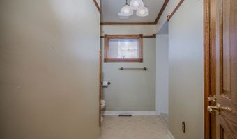 104 Lakewood Dr, Antioch, IL 60002