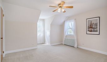 19 Valerie Ln, Danbury, CT 06811
