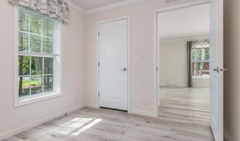 3 Alison Cir, Hampton, NH 03842