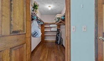 4 Karen Ln, Bristol, RI 02809