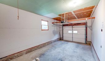 410 Highland Dr, Arkansas City, KS 67005