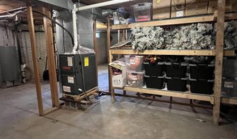 105 S 6th St, Albia, IA 52531