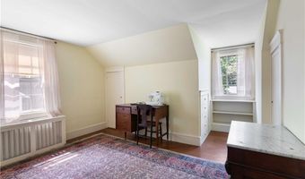 281 Green End Ave, Middletown, RI 02842