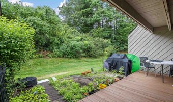 10 Rockingham Ct, Bedford, NH 03110