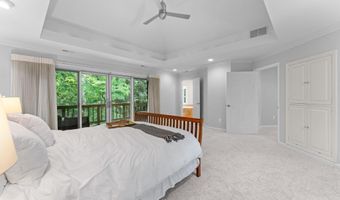 6829 LITTLE RIVER Tpke, Annandale, VA 22003