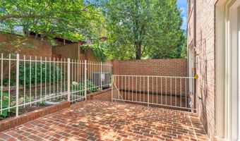 2345 S ROLFE St S, Arlington, VA 22202