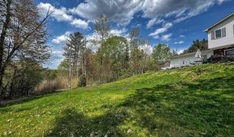 131 Pine Cir, Bennington, VT 05201