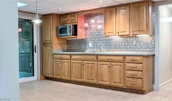 6409 Old Wood Rd, Ashtabula, OH 44004