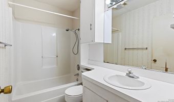 6592 Cooksey, Adkins, TX 78101