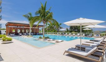 1020 SUNSET POINT Rd 213, Clearwater, FL 33755