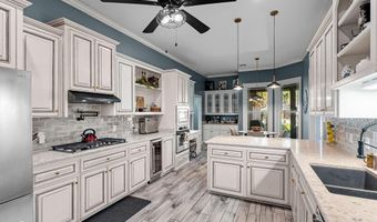 5020 Sweetwater Dr, Benton, LA 71006