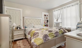 30 Dover St, Bridgeport, CT 06610