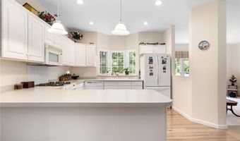 200 Wickford Point Rd, North Kingstown, RI 02852